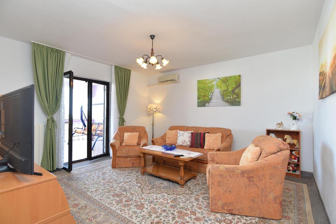 פרוי Apartments Anka 1223 מראה חיצוני תמונה