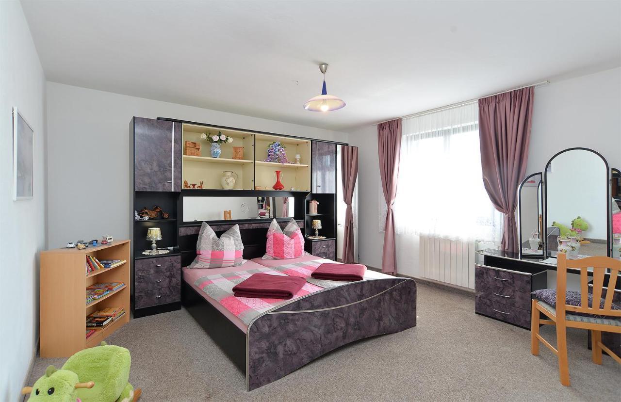 פרוי Apartments Anka 1223 מראה חיצוני תמונה